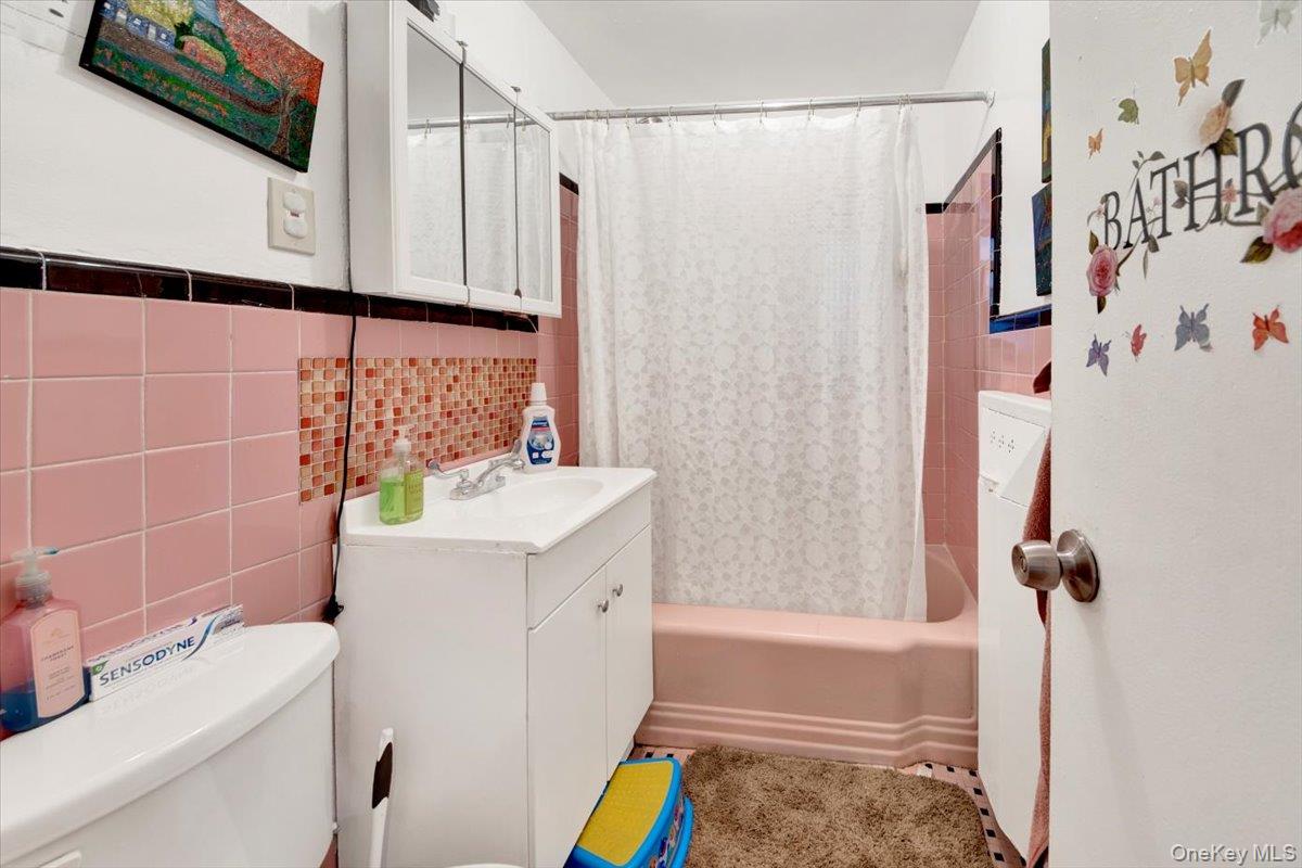 3226 Ampere Avenue, Bronx, NY 10465