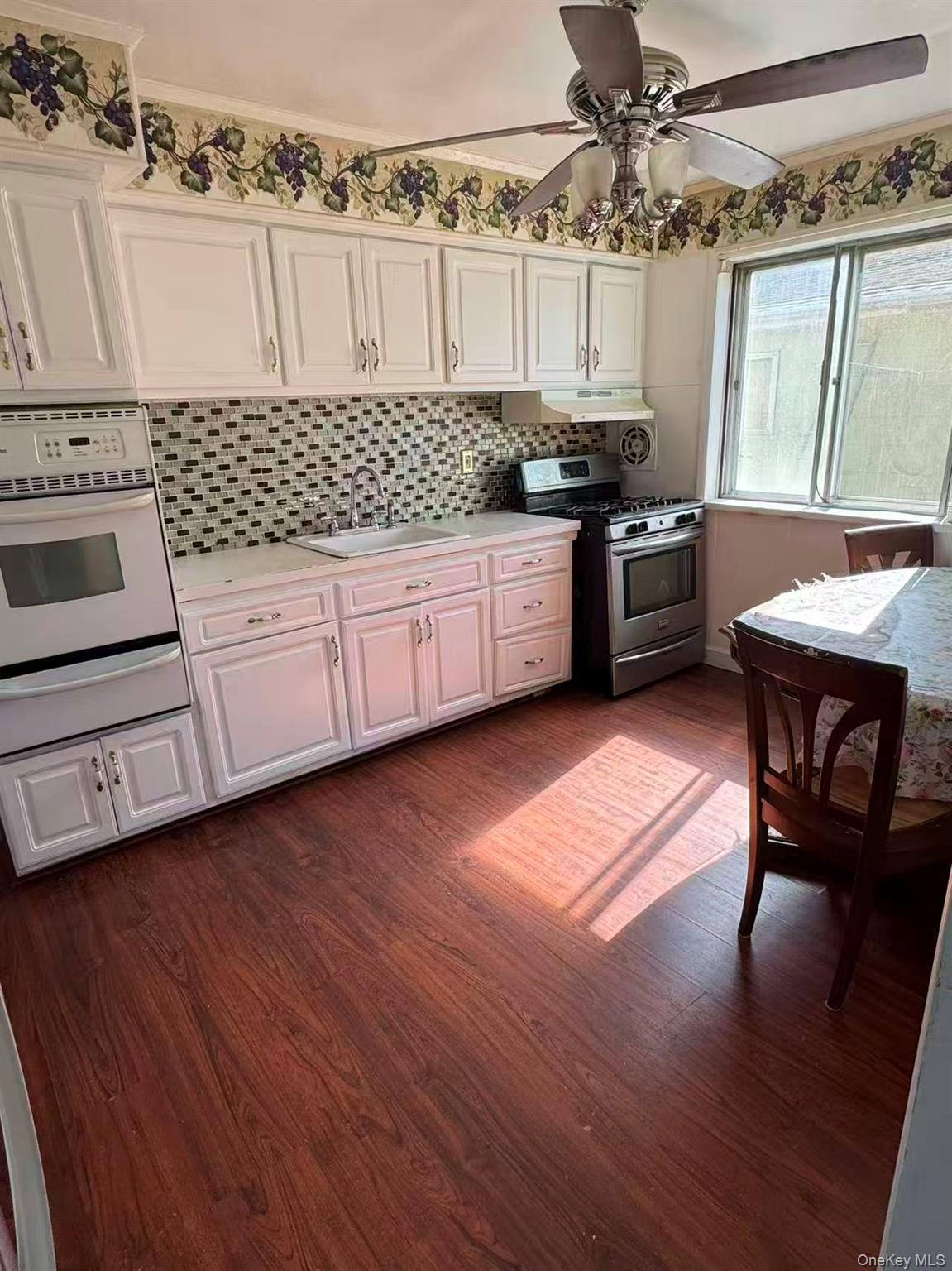 246 Rhodes Avenue, Hempstead, NY 11550