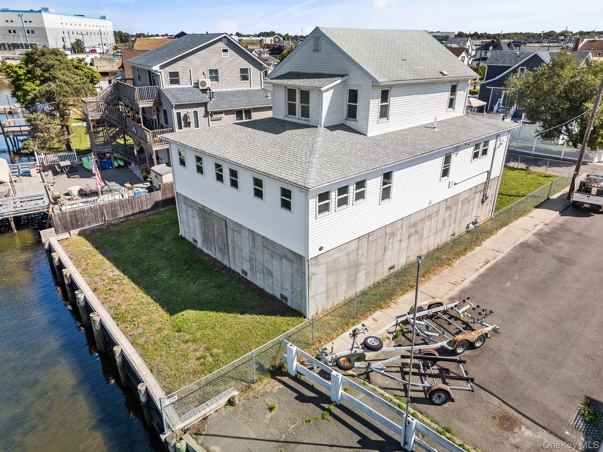 41 West Avenue, Lawrence, NY 11559