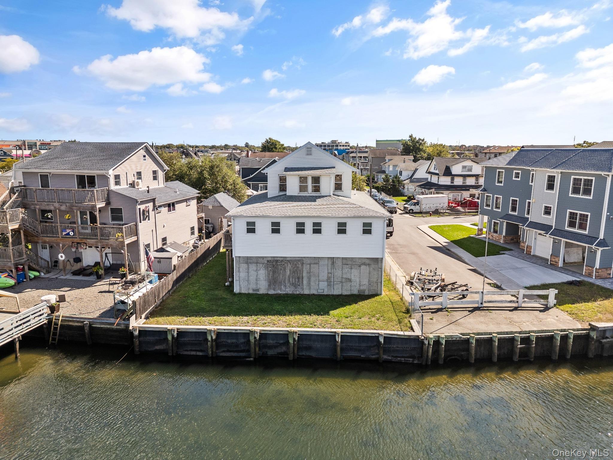 41 West Avenue, Lawrence, NY 11559