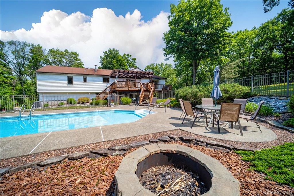 244 Rombout Road, Pleasant Valley, NY 12569