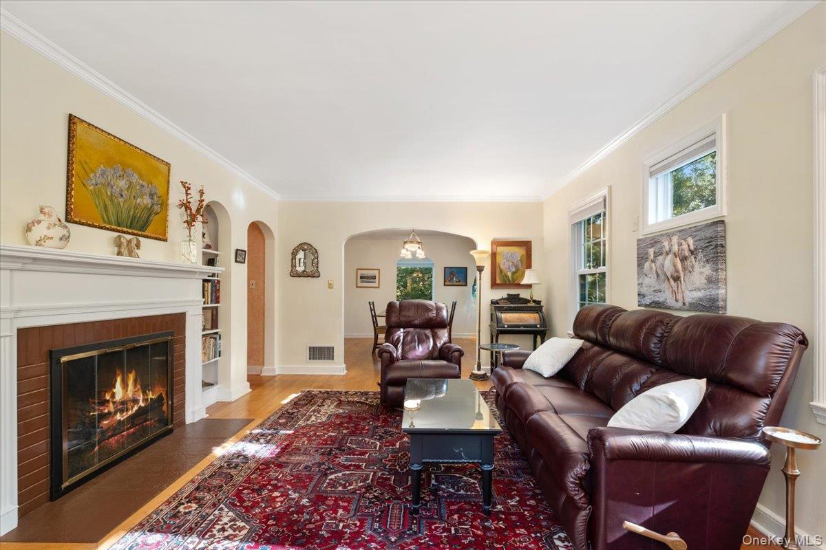 15 Shorthill Road, Ardsley, NY 10502