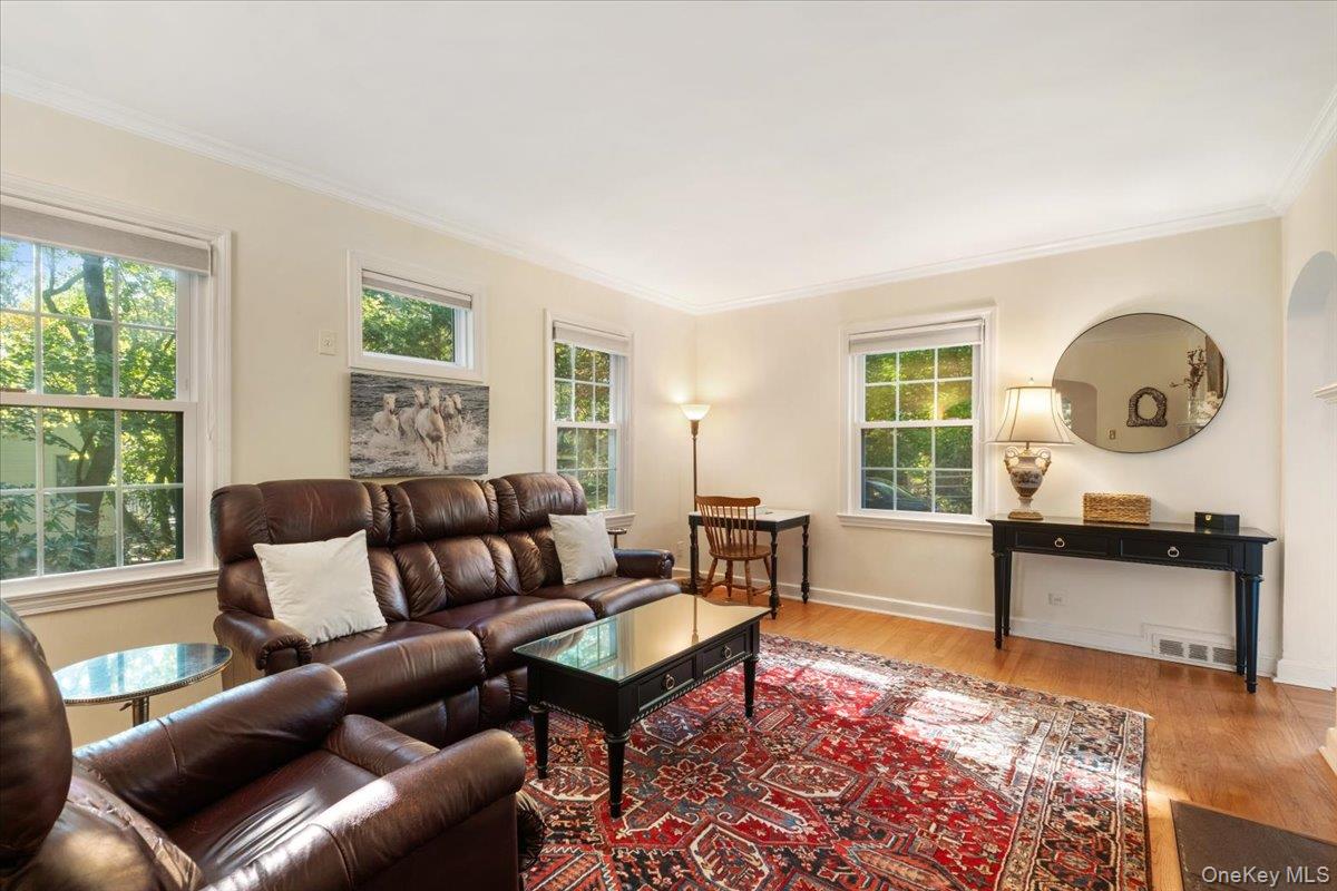 15 Shorthill Road, Ardsley, NY 10502