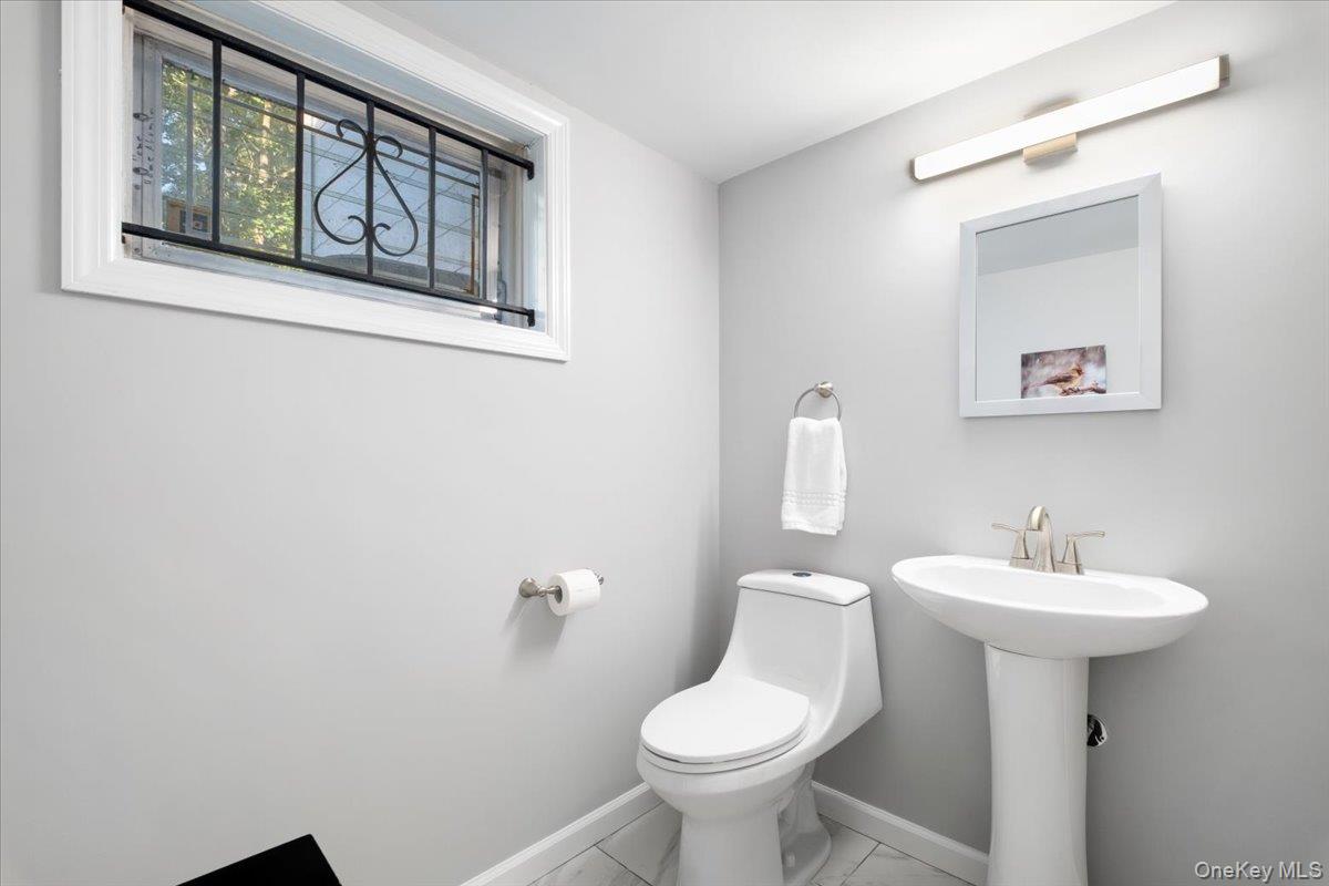 15 Shorthill Road, Ardsley, NY 10502