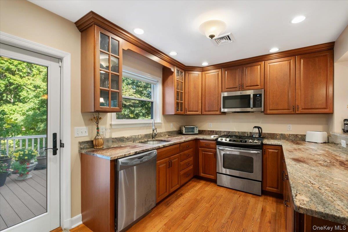 15 Shorthill Road, Ardsley, NY 10502