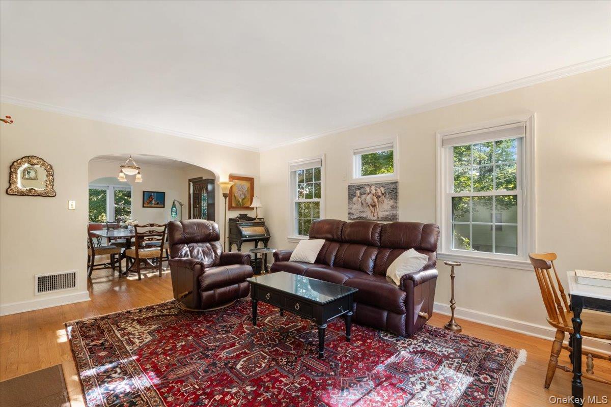 15 Shorthill Road, Ardsley, NY 10502