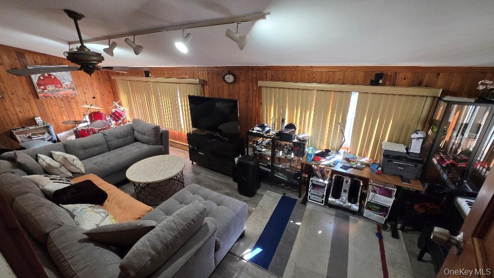 170 E Mineola Avenue, Valley Stream, NY 11580