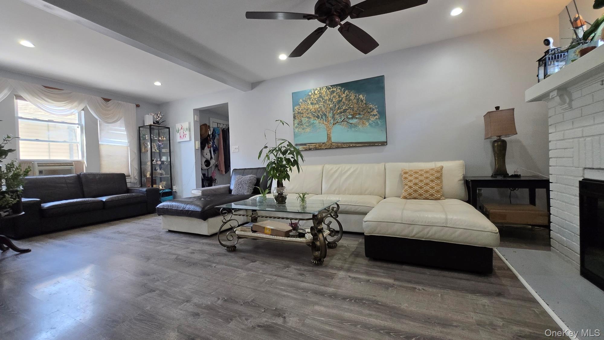 170 E Mineola Avenue, Valley Stream, NY 11580