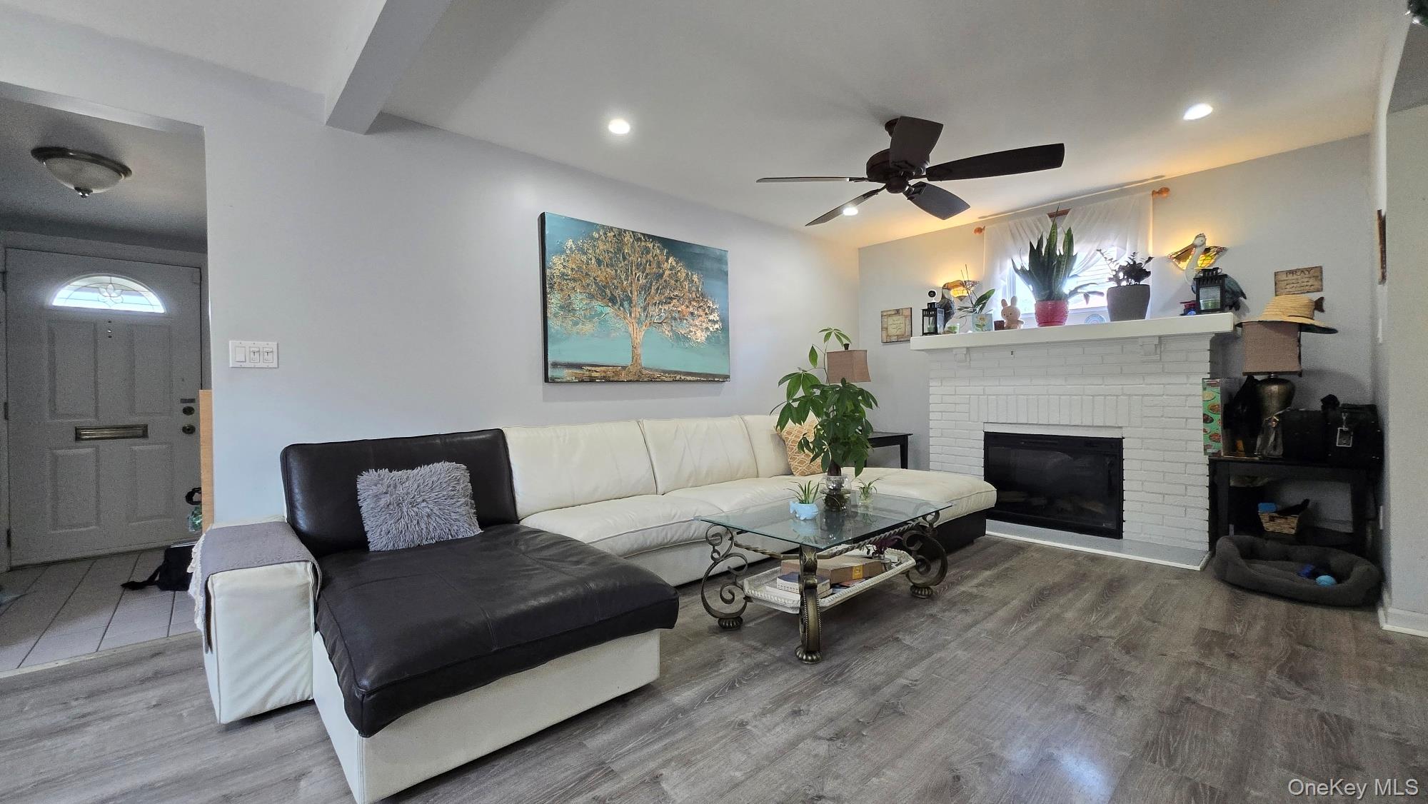 170 E Mineola Avenue, Valley Stream, NY 11580