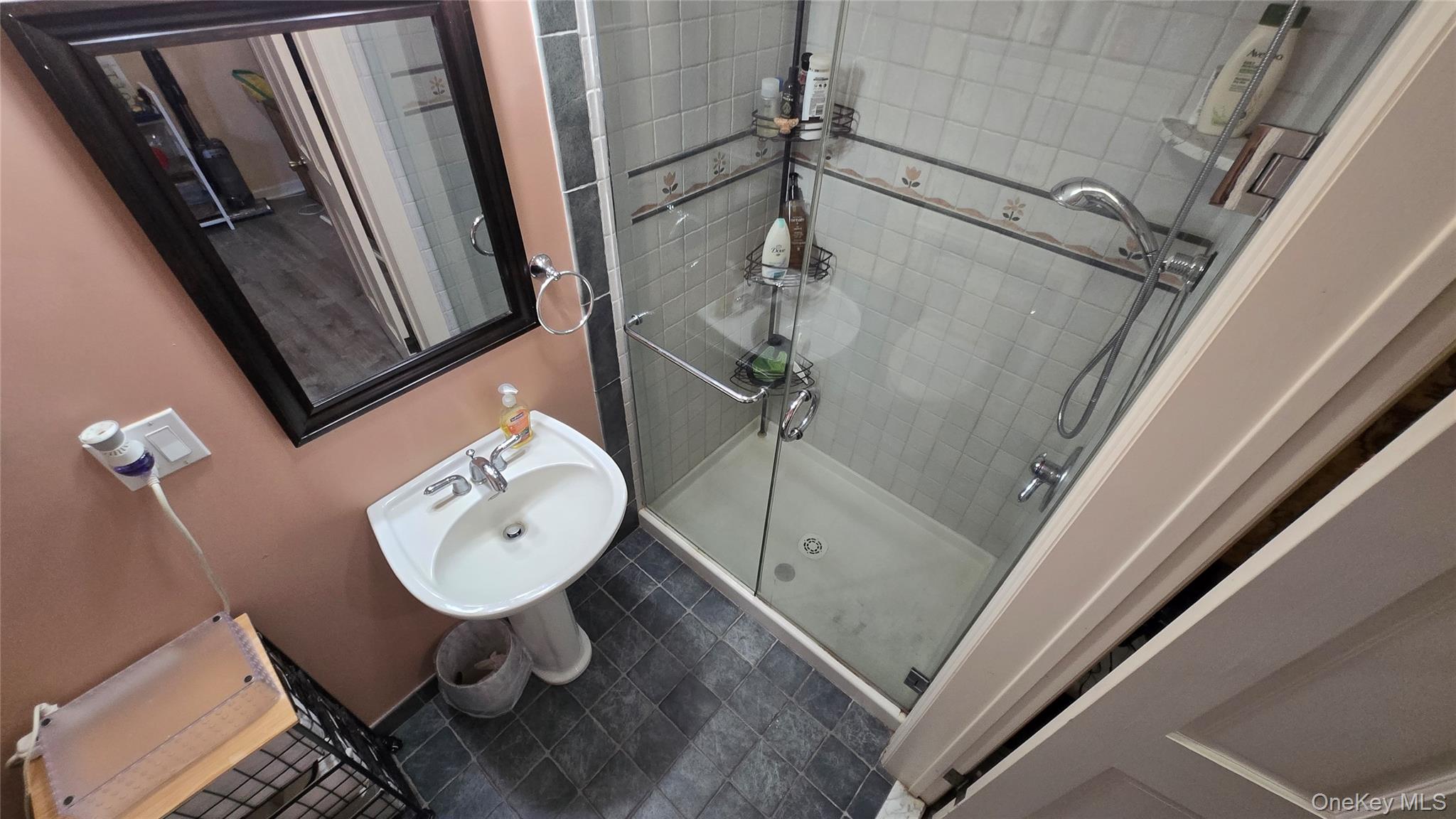 170 E Mineola Avenue, Valley Stream, NY 11580