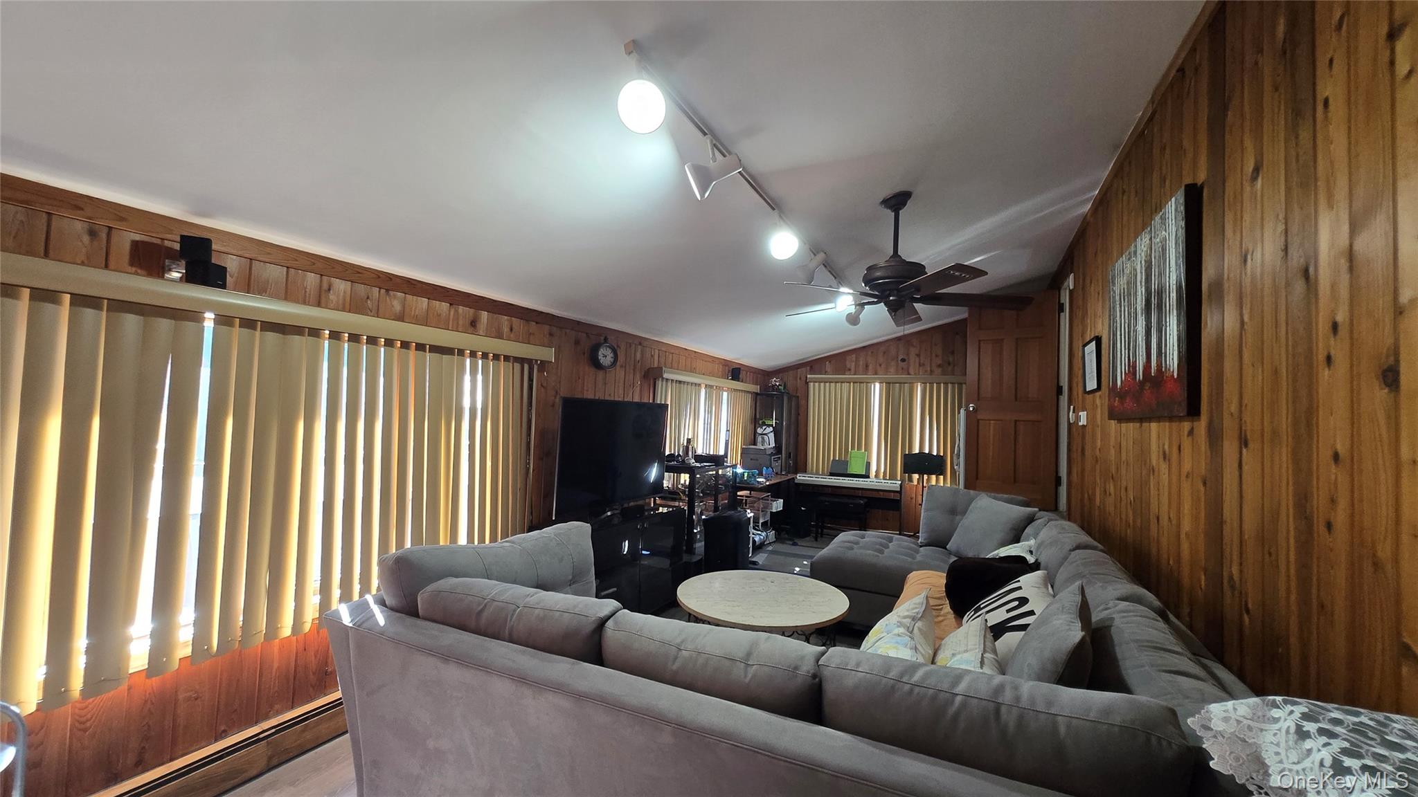 170 E Mineola Avenue, Valley Stream, NY 11580