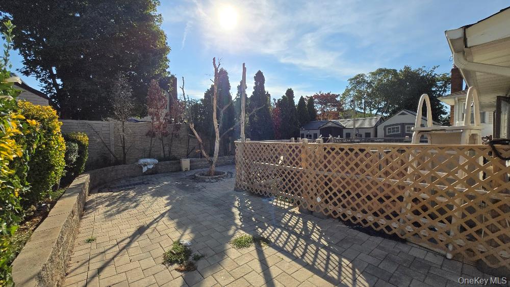 170 E Mineola Avenue, Valley Stream, NY 11580