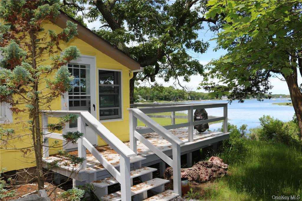 875 Fleetwood Road, Cutchogue, NY 11935