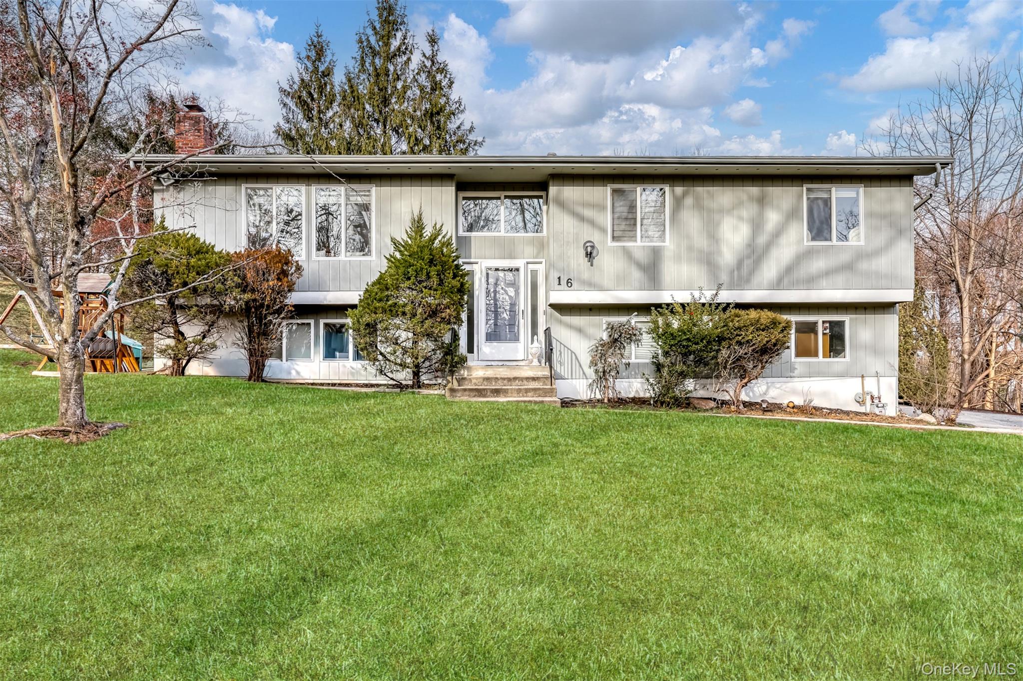 16 Old Pomona Road, Suffern, NY 10901