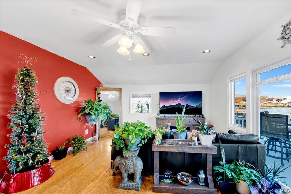 6 Edgewater Park # 6D, Bronx, NY 10465