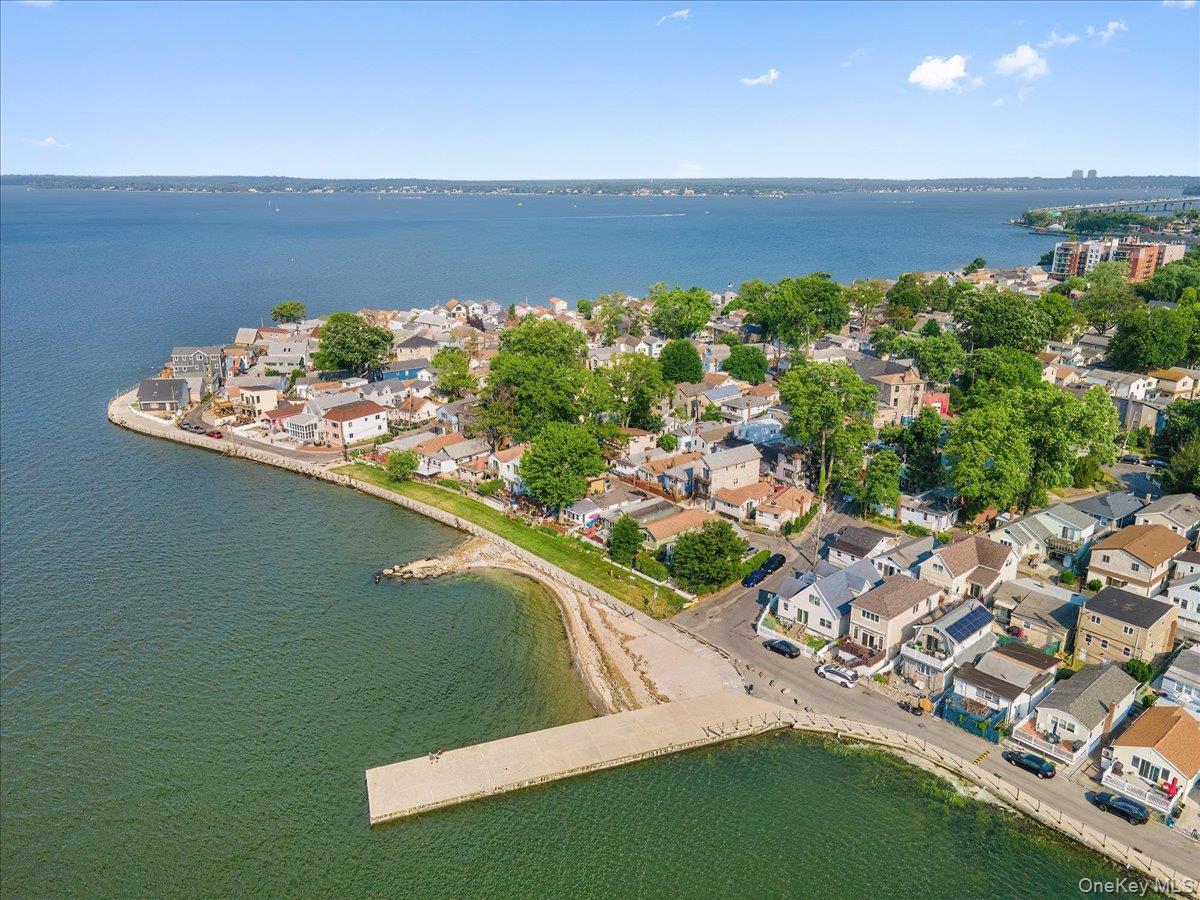 6 Edgewater Park # 6D, Bronx, NY 10465