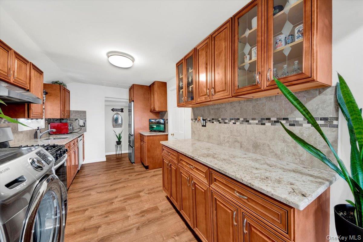 6 Edgewater Park # 6D, Bronx, NY 10465