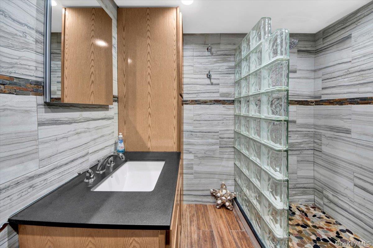 6 Edgewater Park # 6D, Bronx, NY 10465