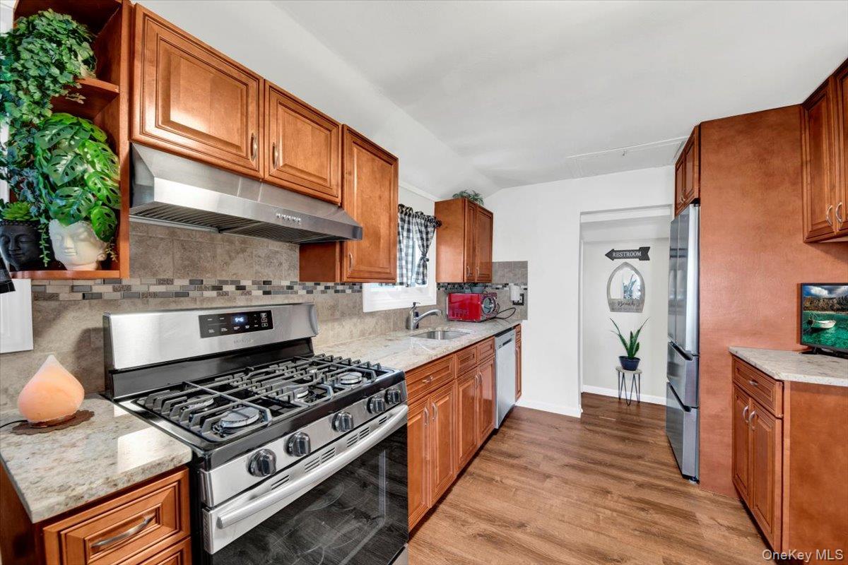 6 Edgewater Park # 6D, Bronx, NY 10465