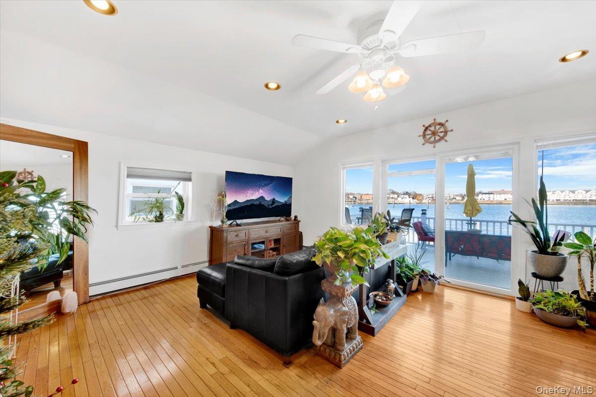 6 Edgewater Park # 6D, Bronx, NY 10465