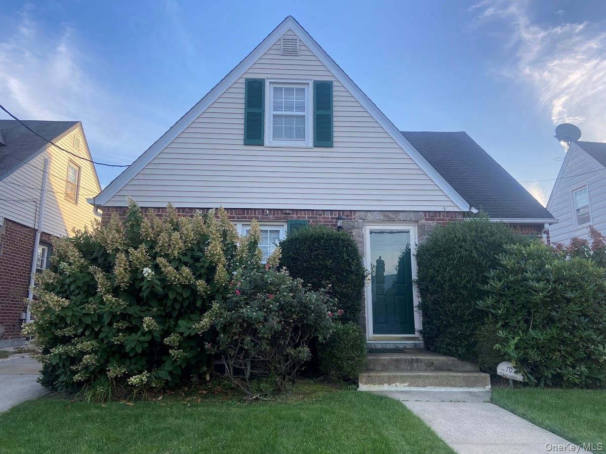 10 Purdy Court, Rockville Centre, NY 11570