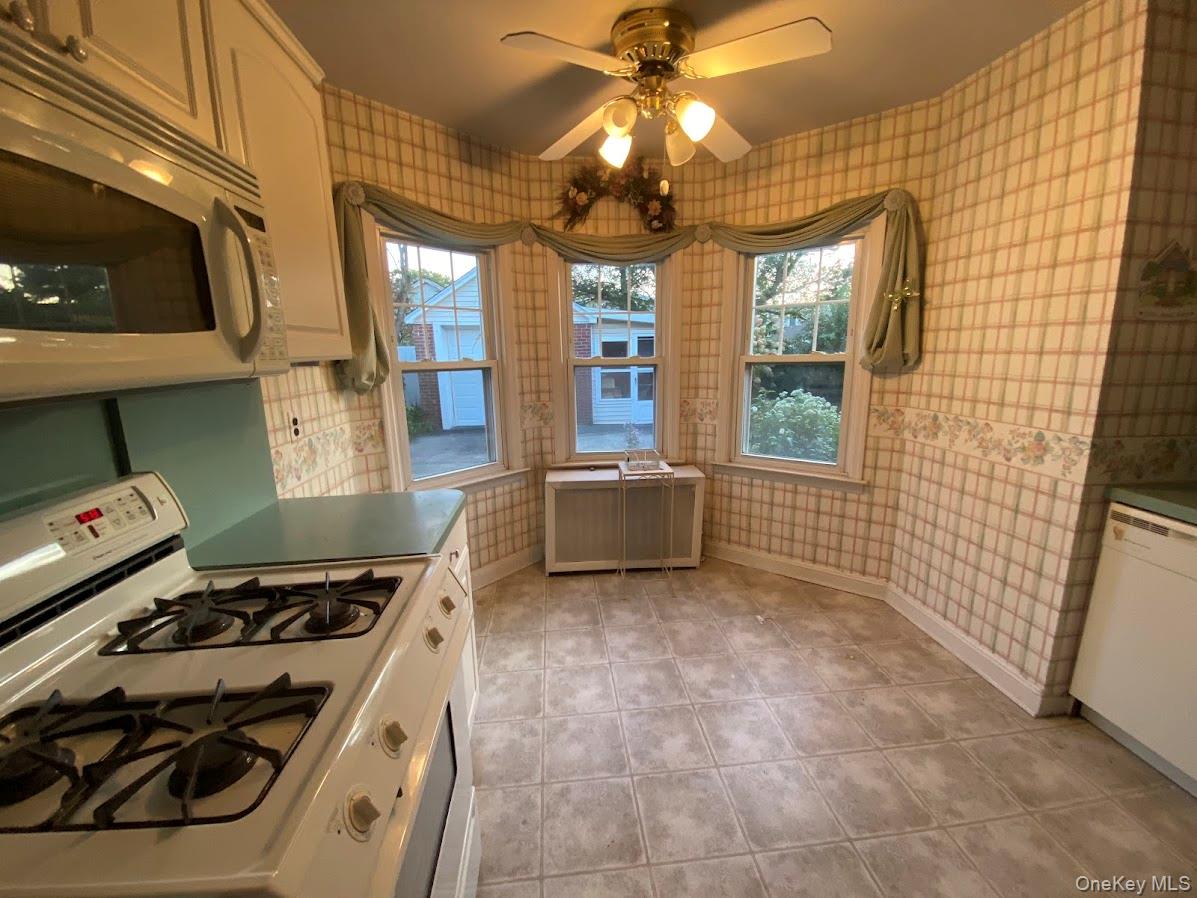 10 Purdy Court, Rockville Centre, NY 11570