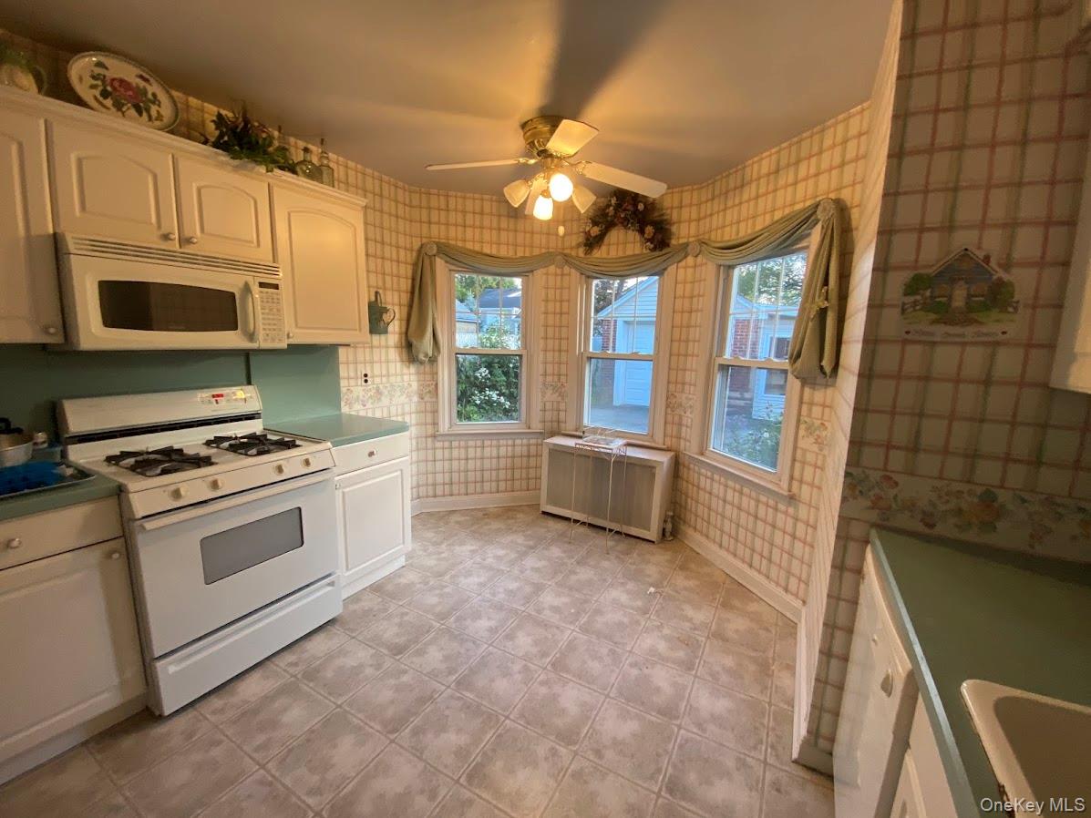 10 Purdy Court, Rockville Centre, NY 11570