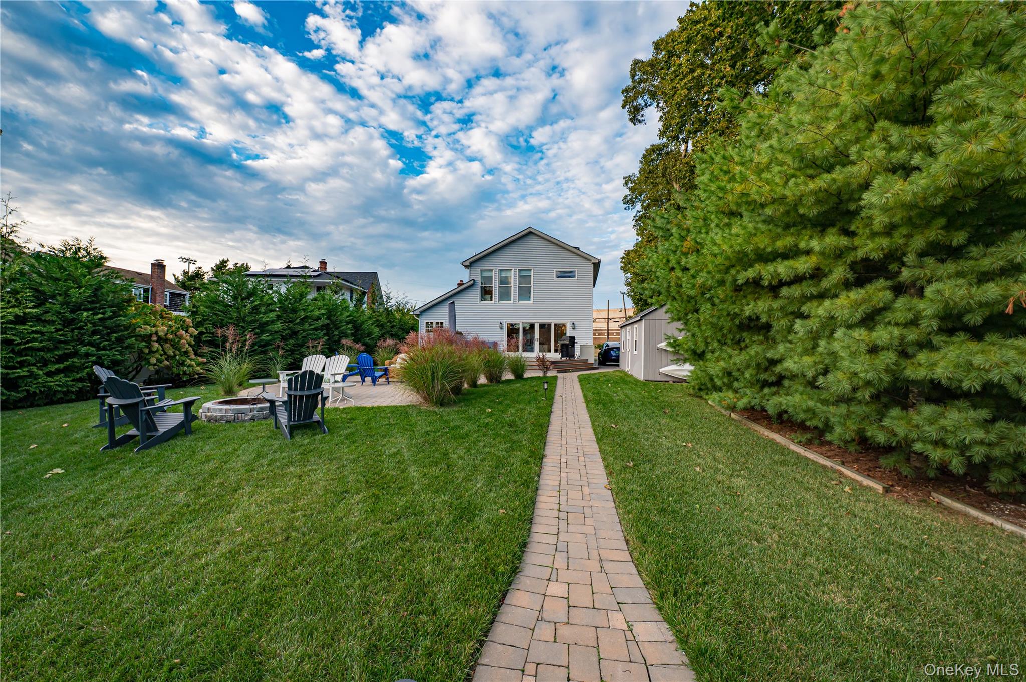 190 Academy Street, Bayport, NY 11705