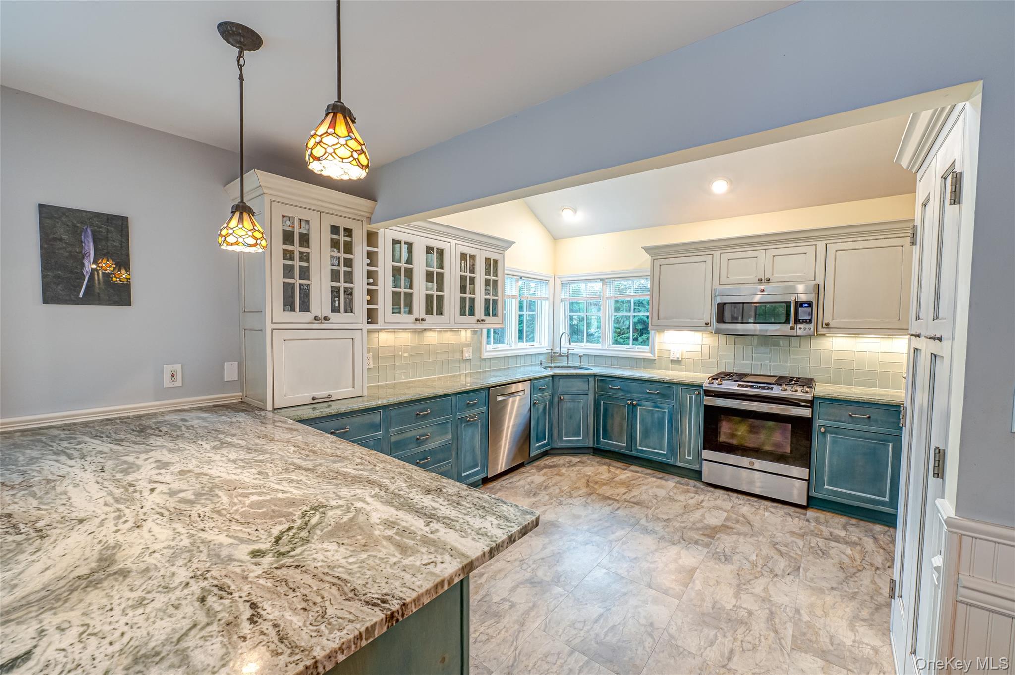 190 Academy Street, Bayport, NY 11705