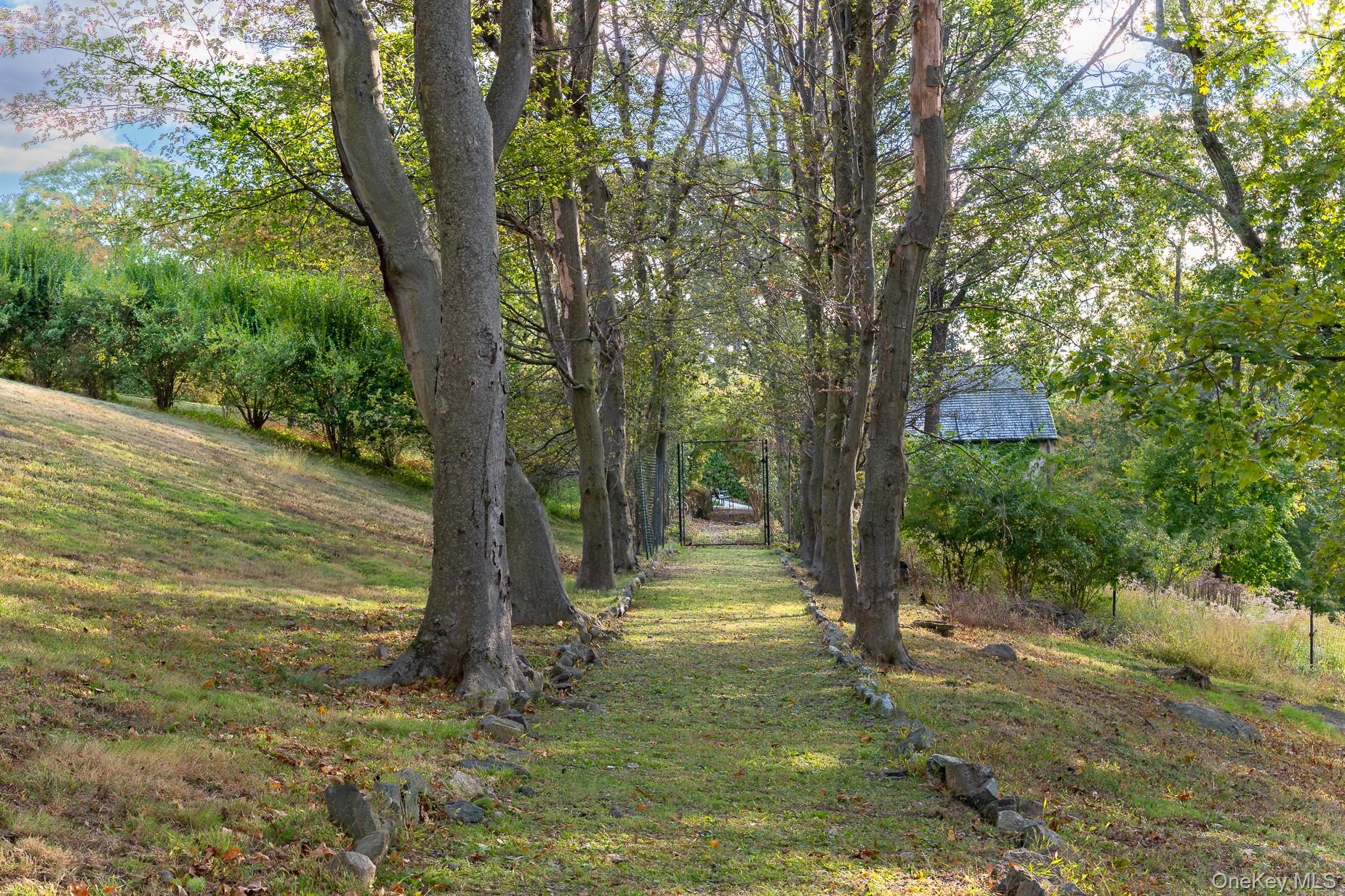 62 Circuit Road, Tuxedo Park, NY 10987