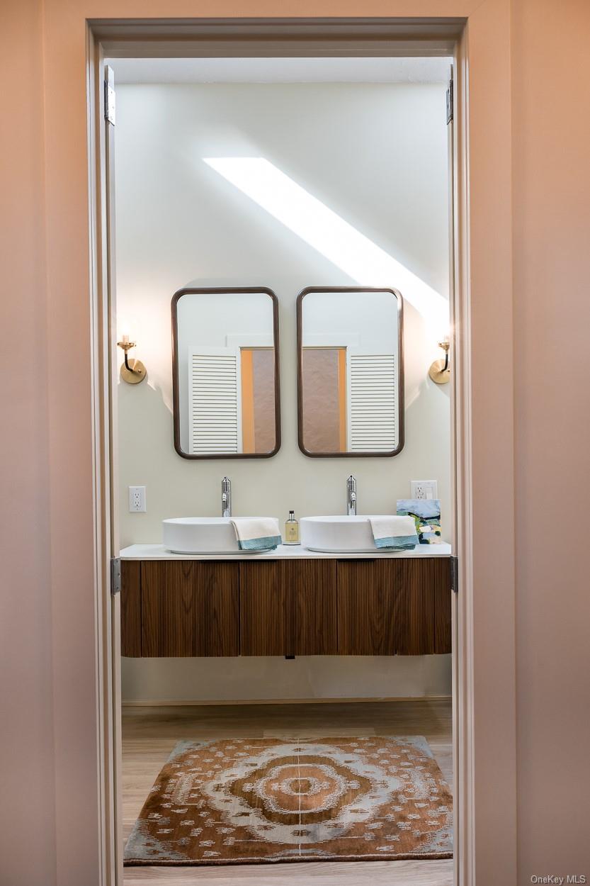 62 Circuit Road, Tuxedo Park, NY 10987