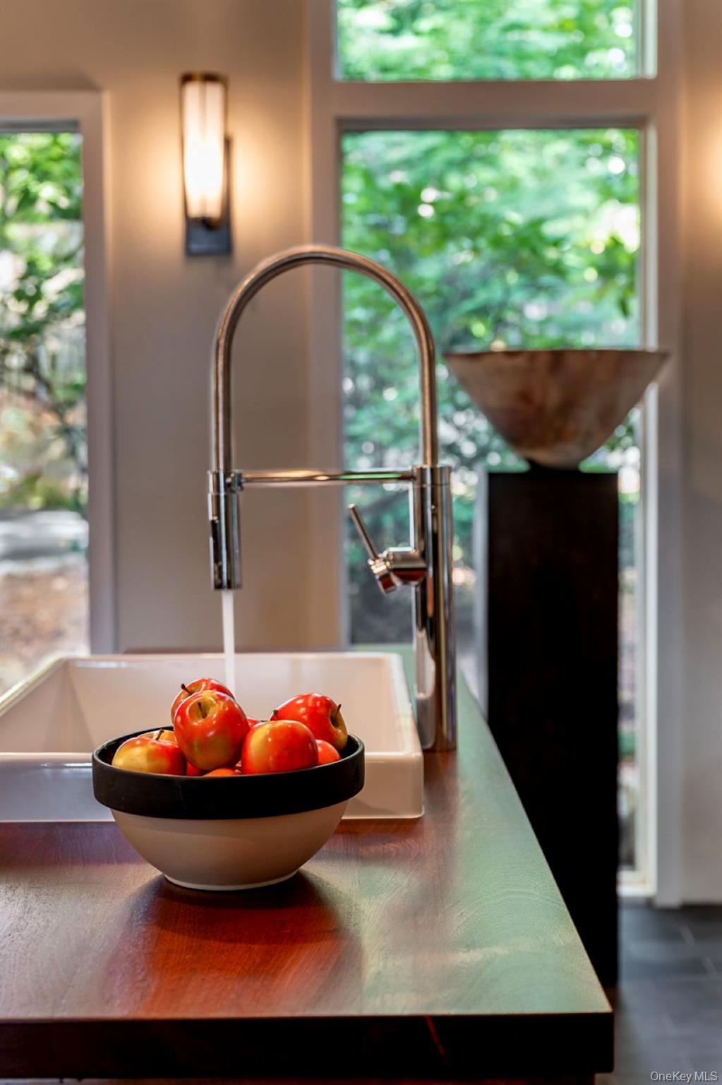 62 Circuit Road, Tuxedo Park, NY 10987