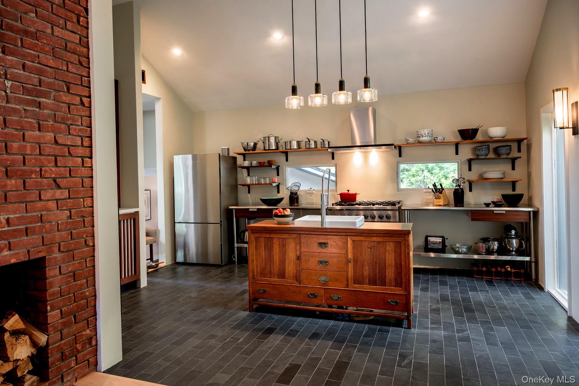 62 Circuit Road, Tuxedo Park, NY 10987