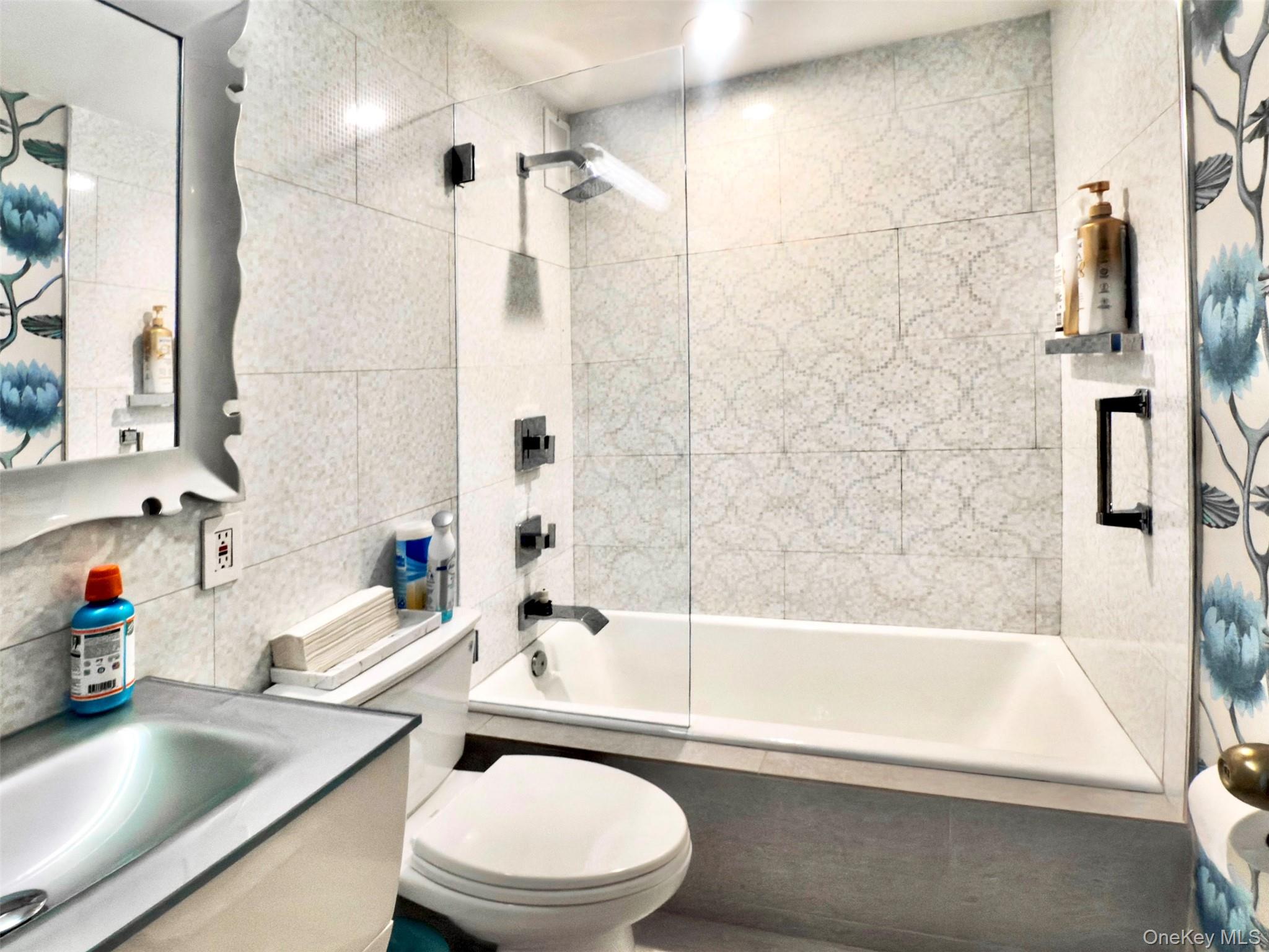 166 E 63 Street # 10C, New York (Manhattan), NY 10065