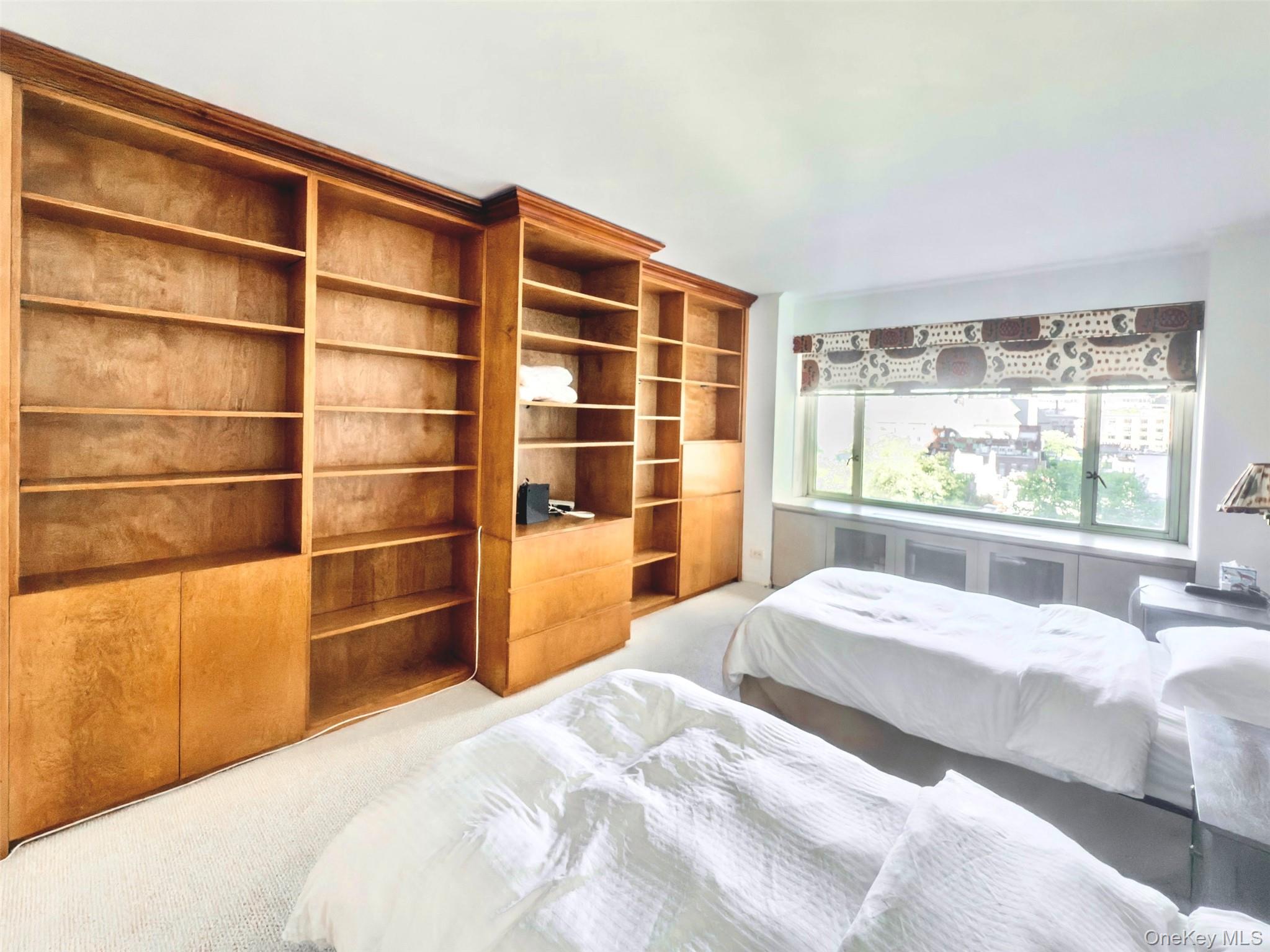 166 E 63 Street # 10C, New York (Manhattan), NY 10065