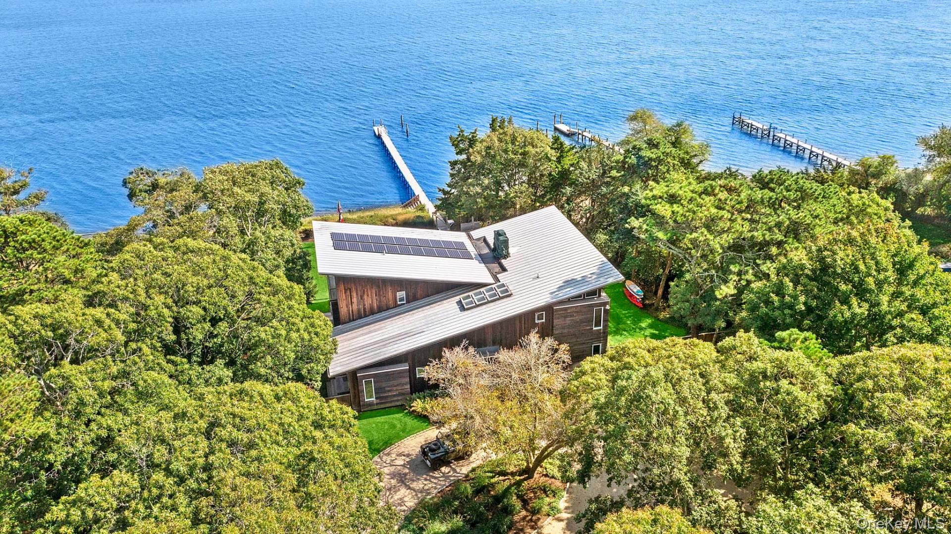 8 Russell Lane, Hampton Bays, NY 11946