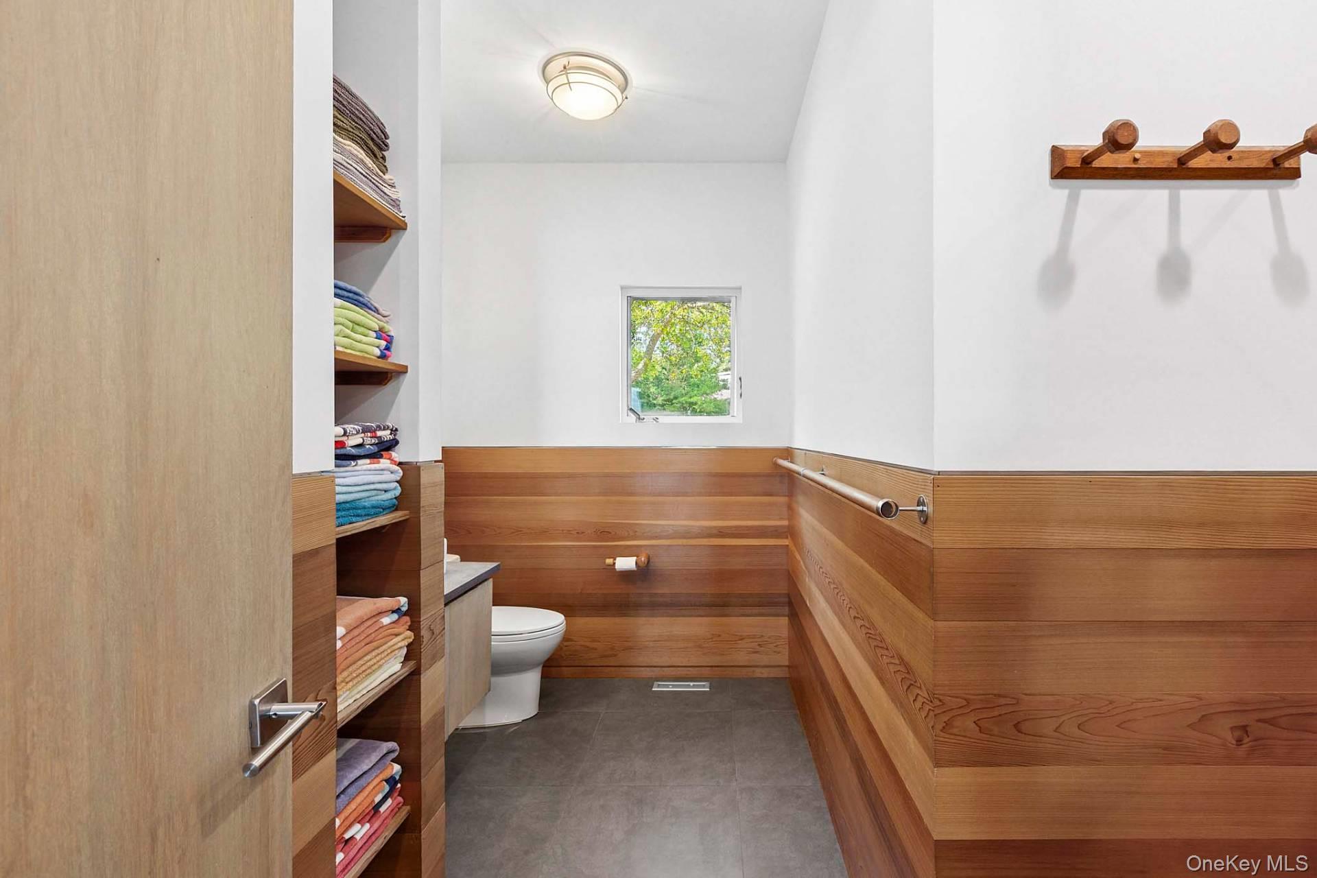 8 Russell Lane, Hampton Bays, NY 11946