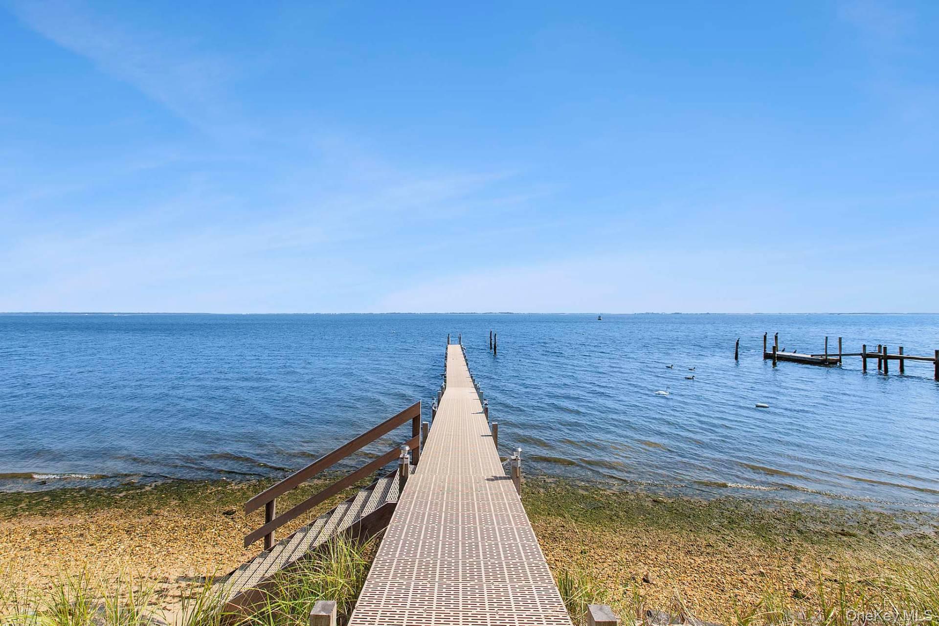 8 Russell Lane, Hampton Bays, NY 11946