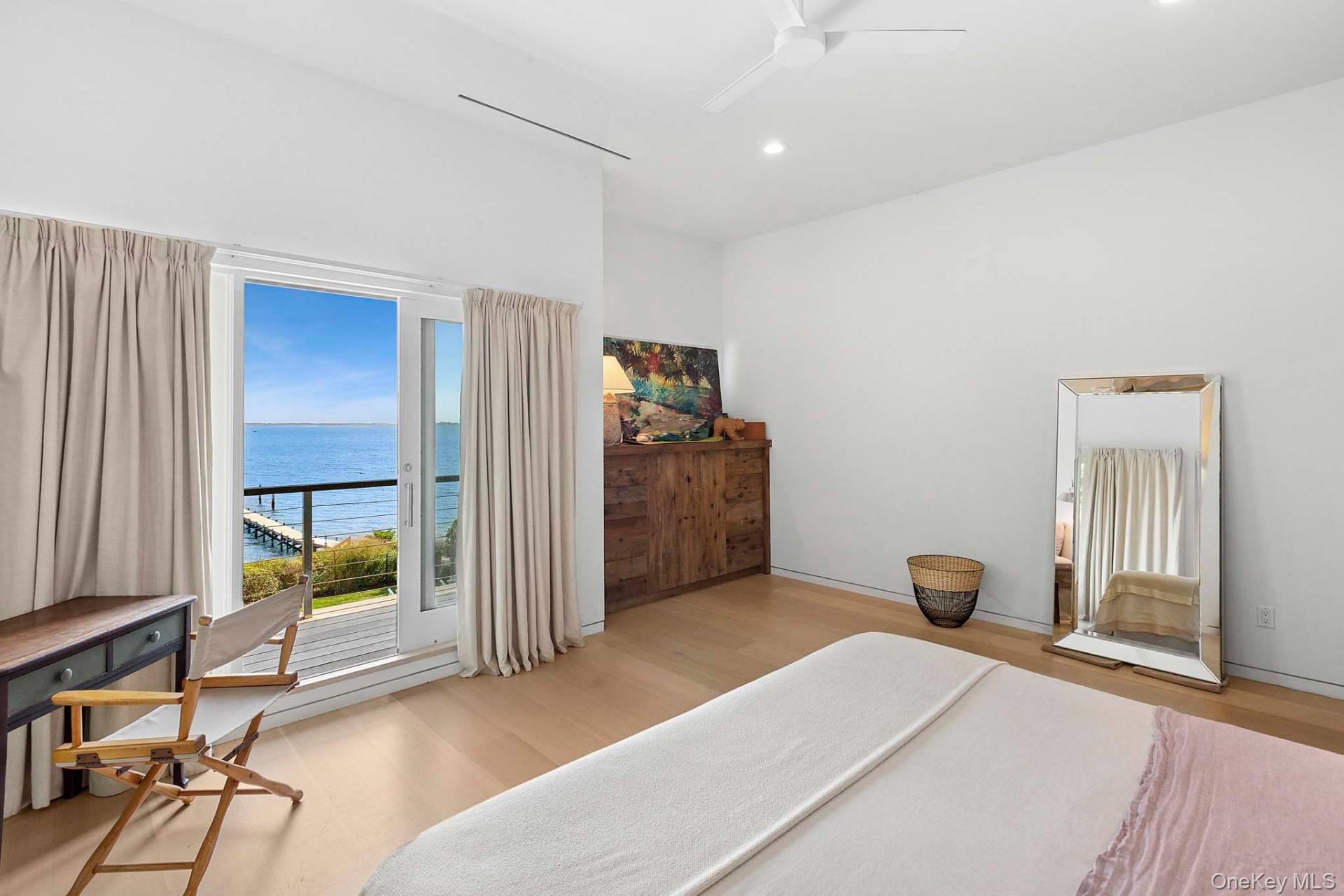 8 Russell Lane, Hampton Bays, NY 11946