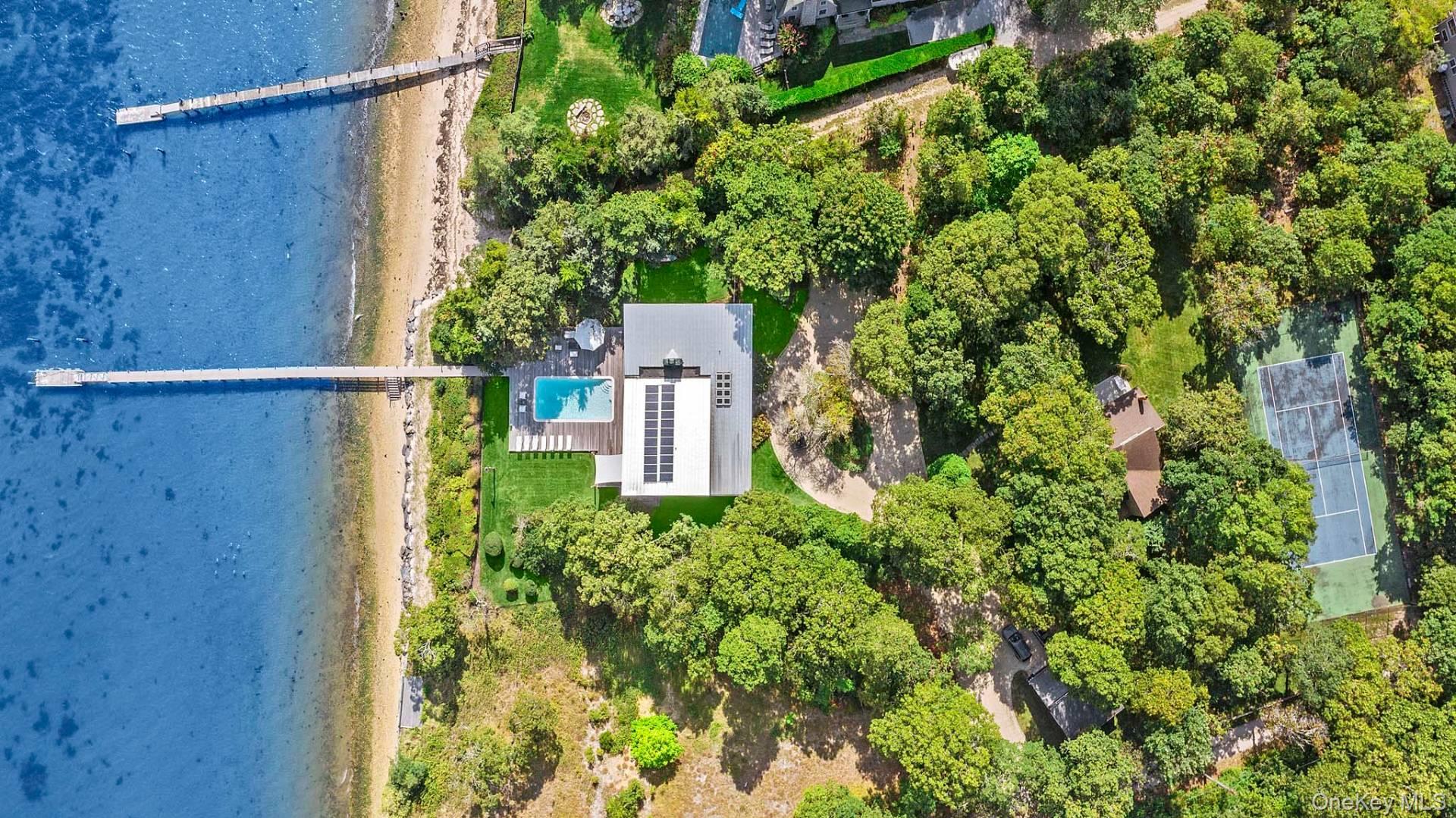 8 Russell Lane, Hampton Bays, NY 11946