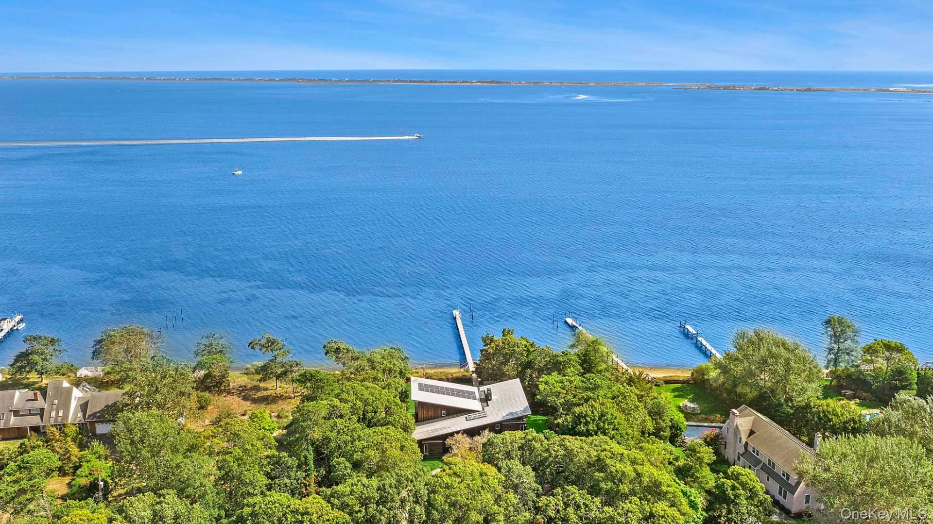 8 Russell Lane, Hampton Bays, NY 11946