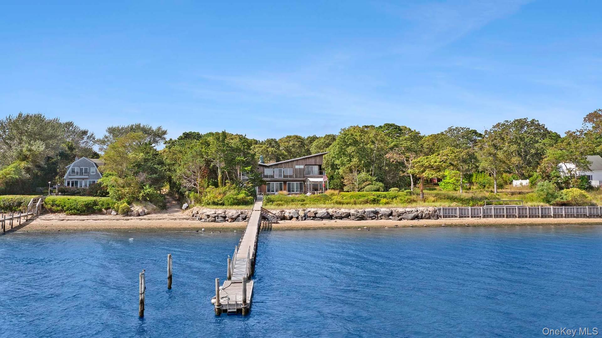 8 Russell Lane, Hampton Bays, NY 11946