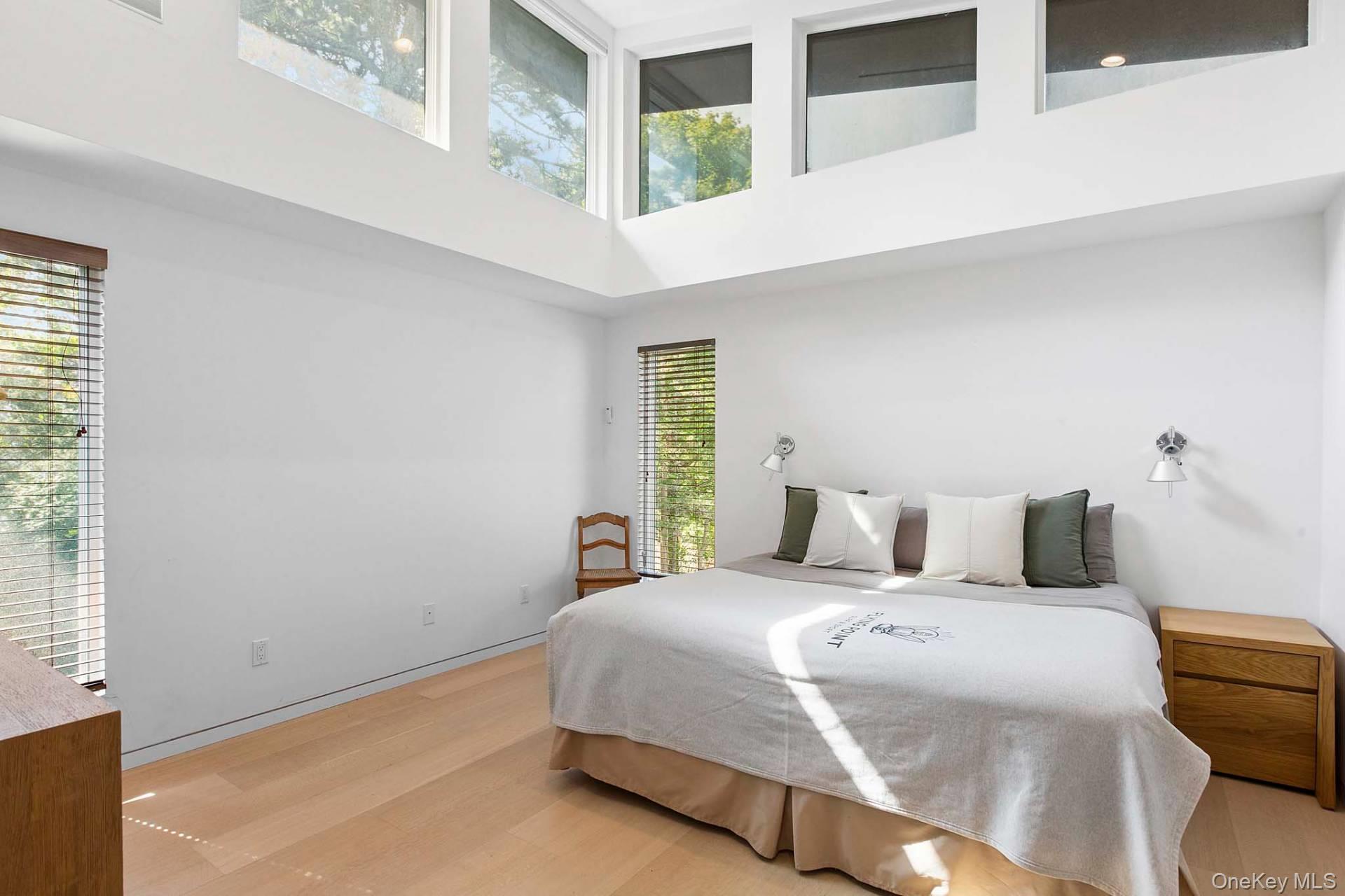 8 Russell Lane, Hampton Bays, NY 11946