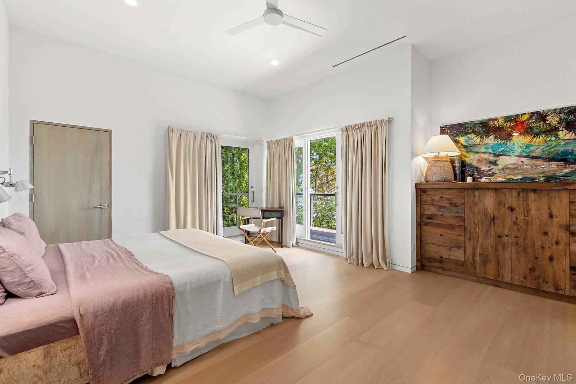 8 Russell Lane, Hampton Bays, NY 11946