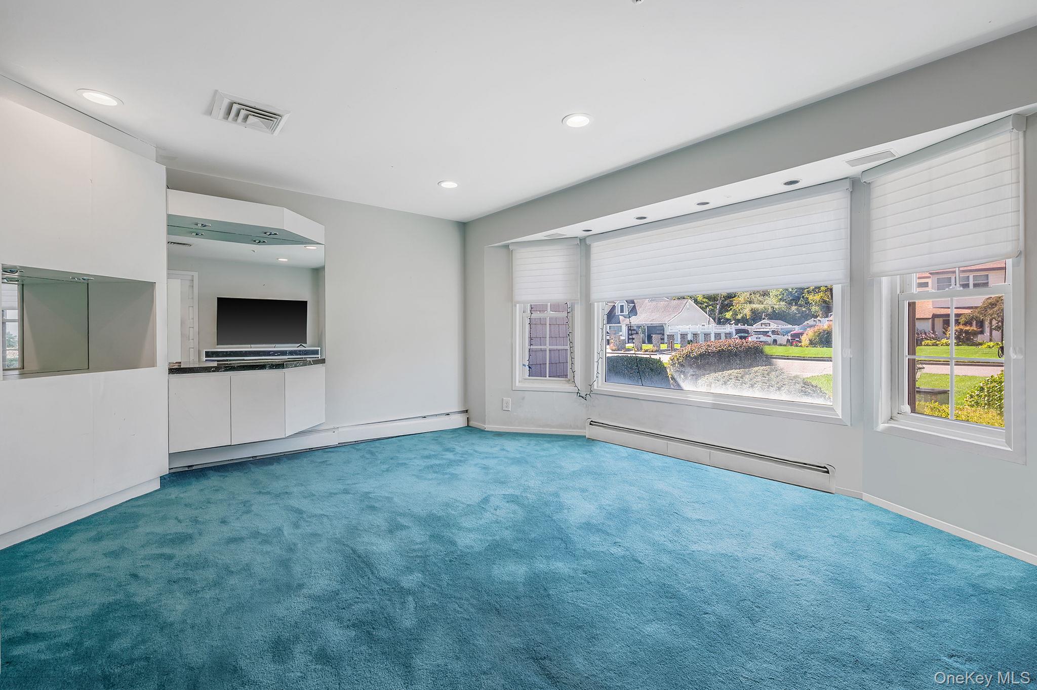 19 Dumond Place, Coram, NY 11727