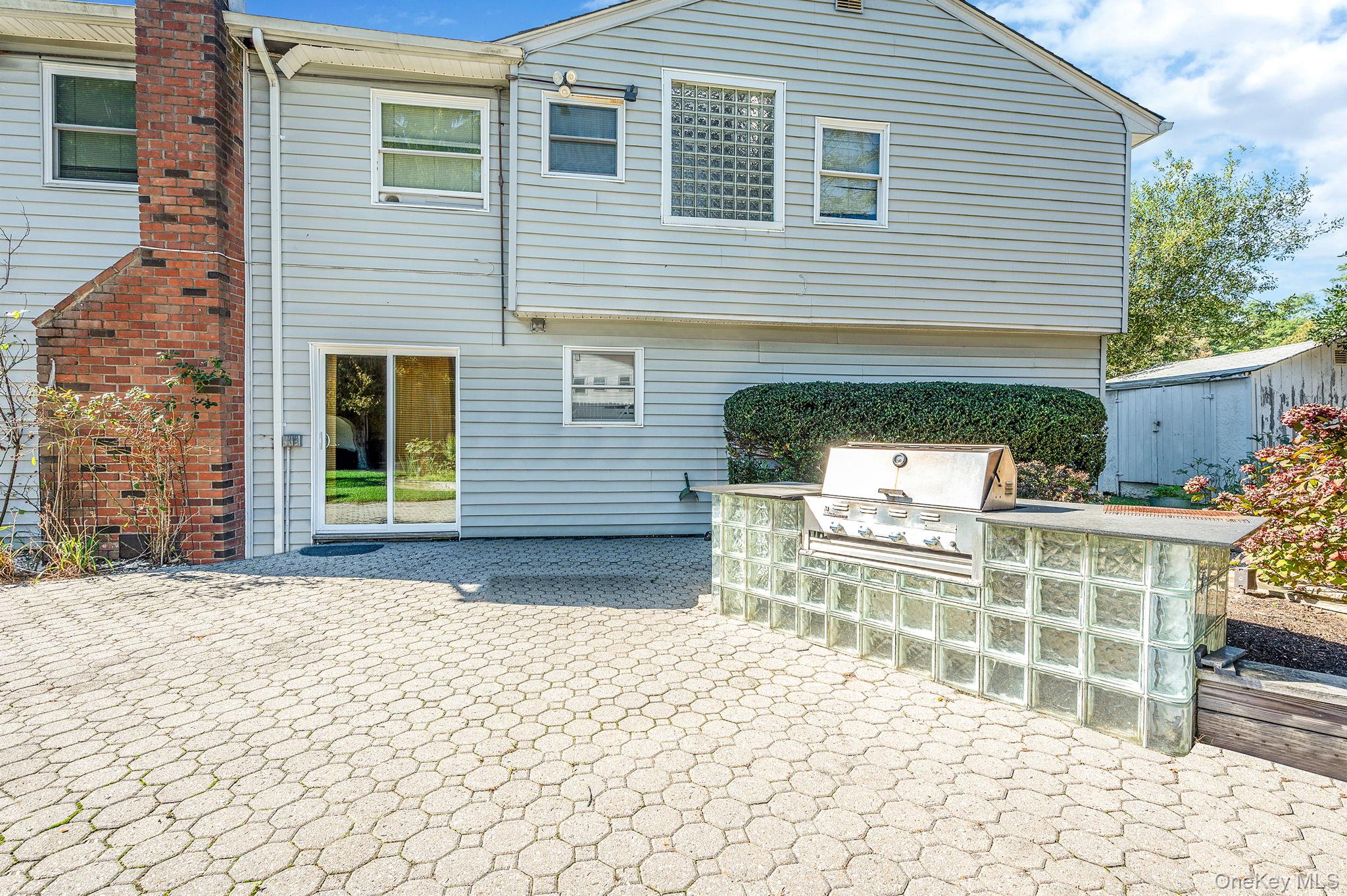 19 Dumond Place, Coram, NY 11727