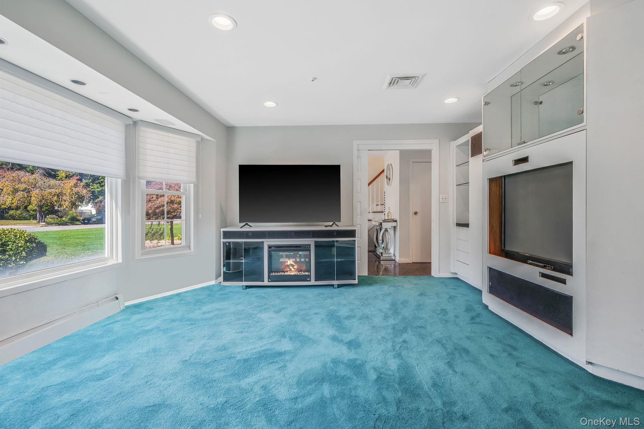 19 Dumond Place, Coram, NY 11727