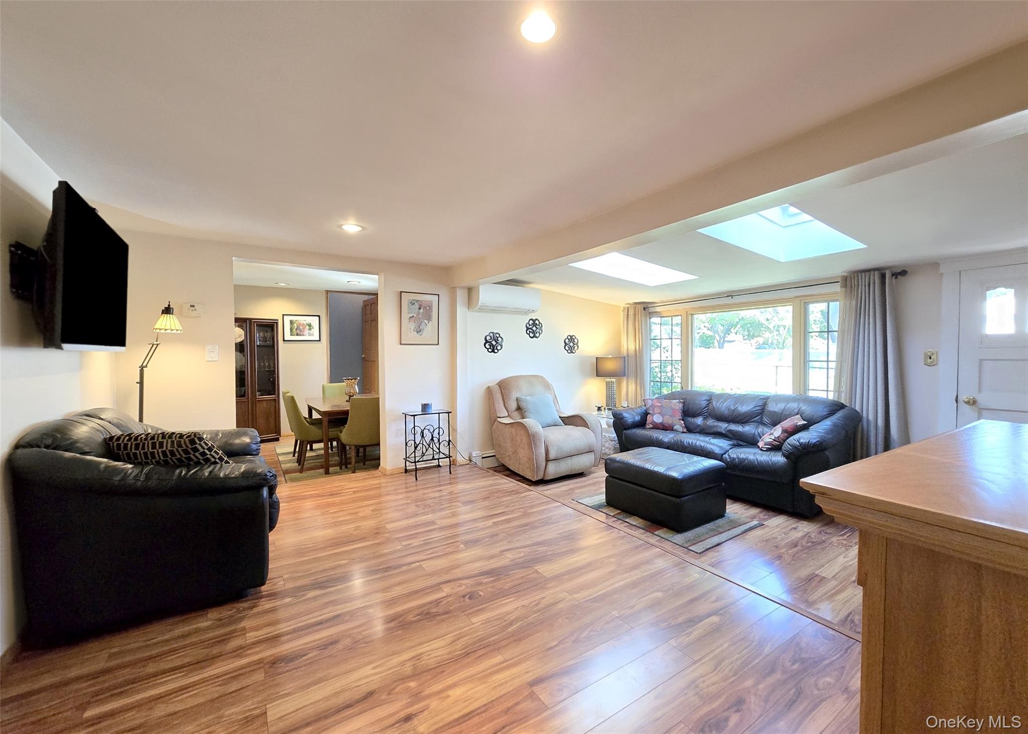 3 Broadway, Ronkonkoma, NY 11779