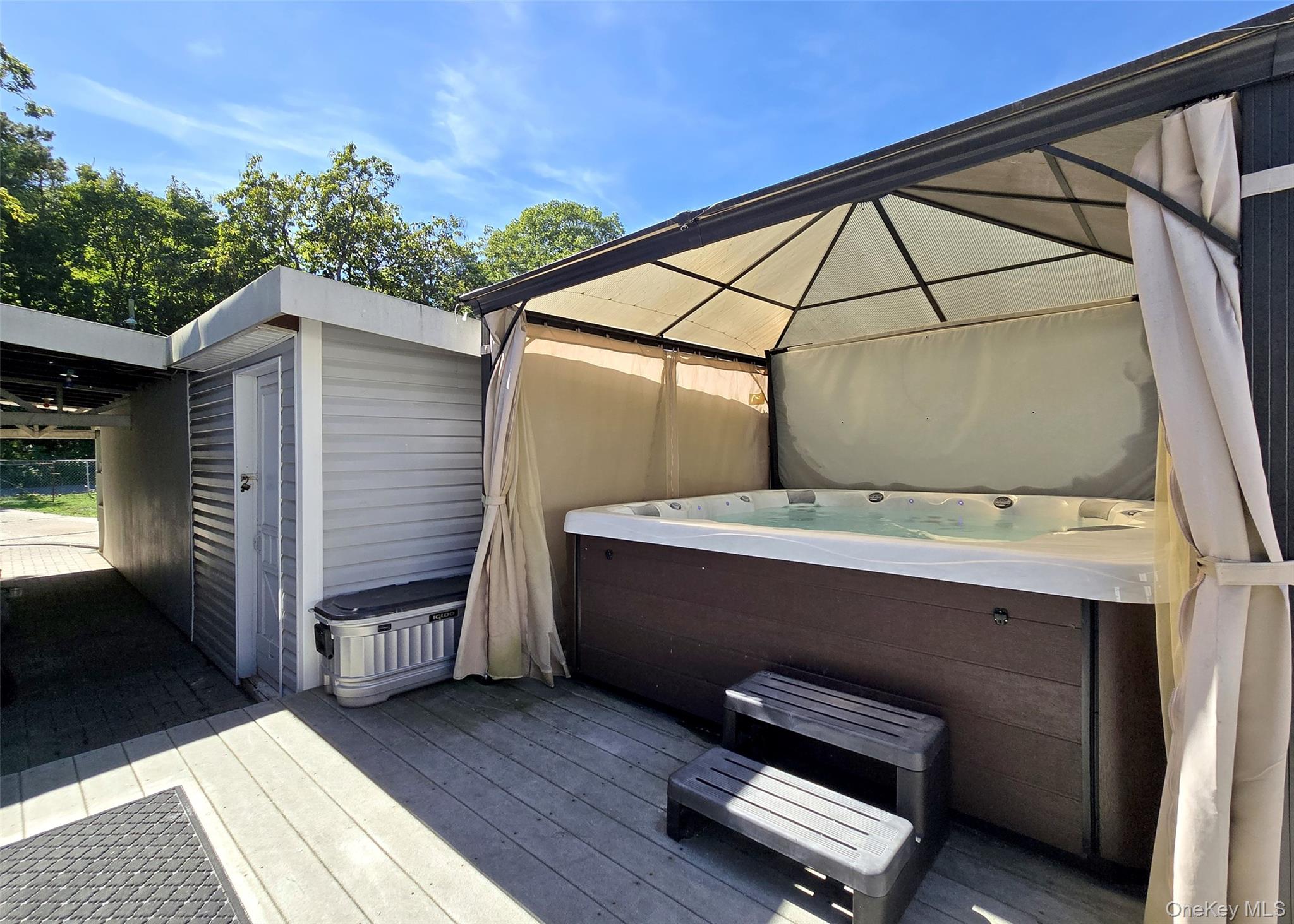 3 Broadway, Ronkonkoma, NY 11779