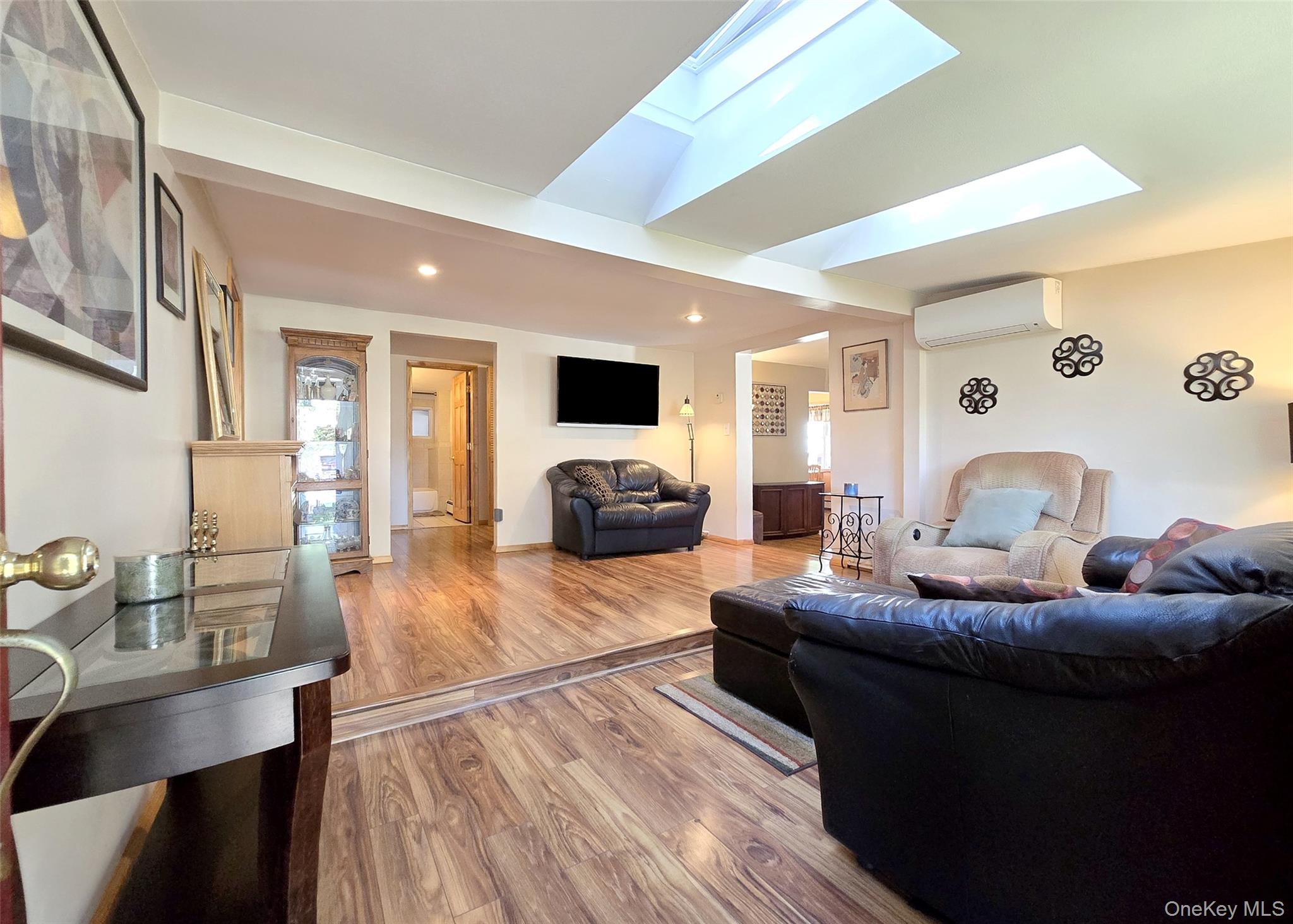 3 Broadway, Ronkonkoma, NY 11779